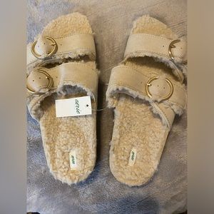 Aerie American Eagle Outfitters Sherpa Lined Sandals